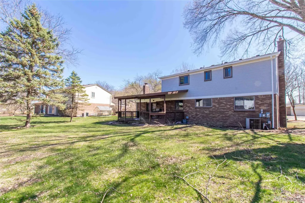 845 Longfellow Drive Troy City MI 48085
