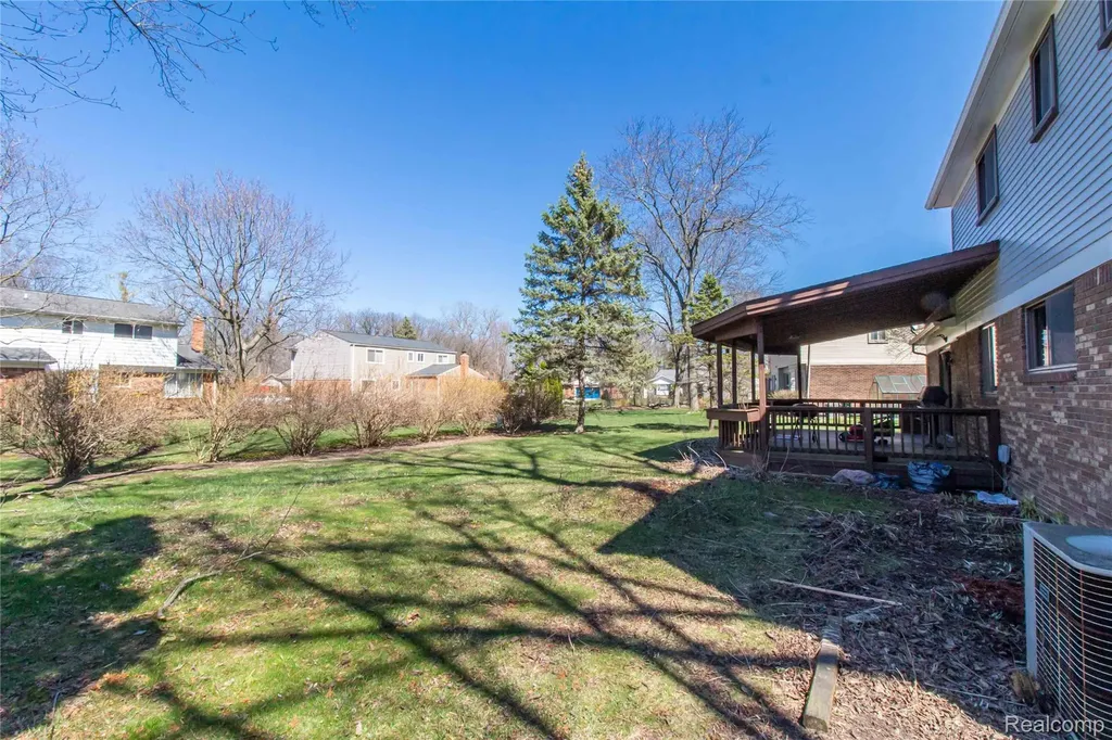 845 Longfellow Drive Troy City MI 48085