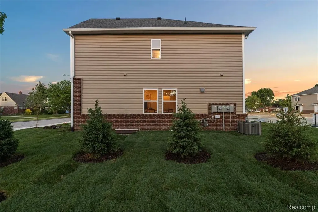 20498 Van Antwerp Street Harper Woods City MI 48225