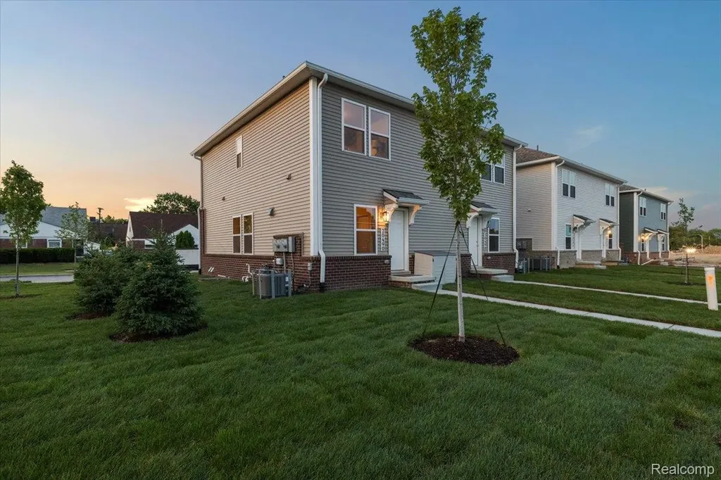 20498 Van Antwerp Street Harper Woods City MI 48225