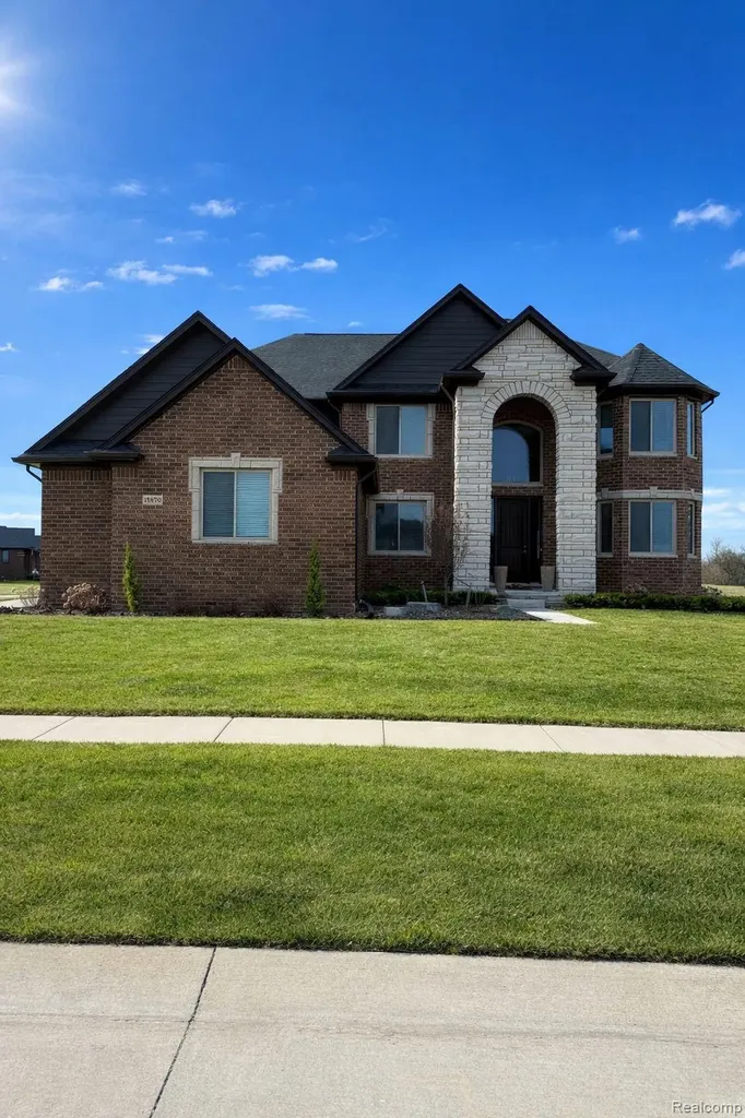 15870 Via Manzoni Macomb Township MI 48042