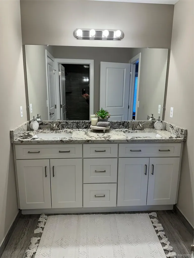 15870 Via Manzoni Macomb Township MI 48042