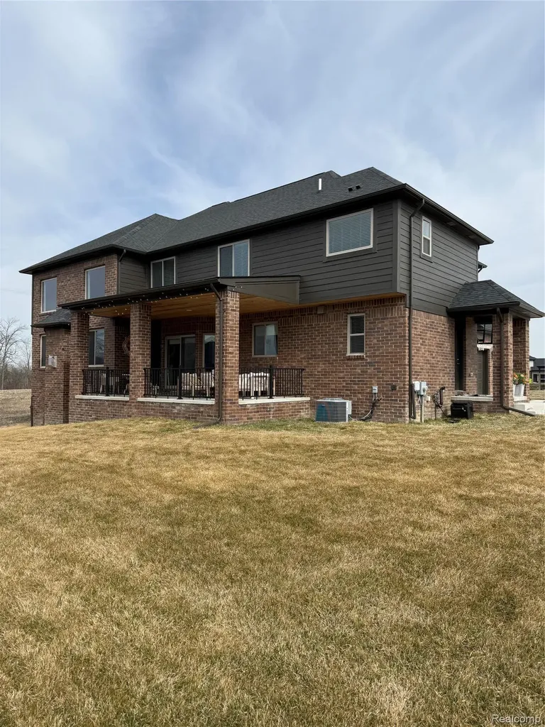 15870 Via Manzoni Macomb Township MI 48042