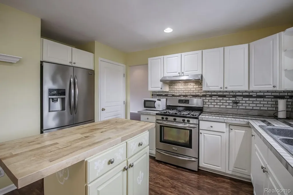 3151 Loon Lake Shores Road Waterford Charter Township MI 48329