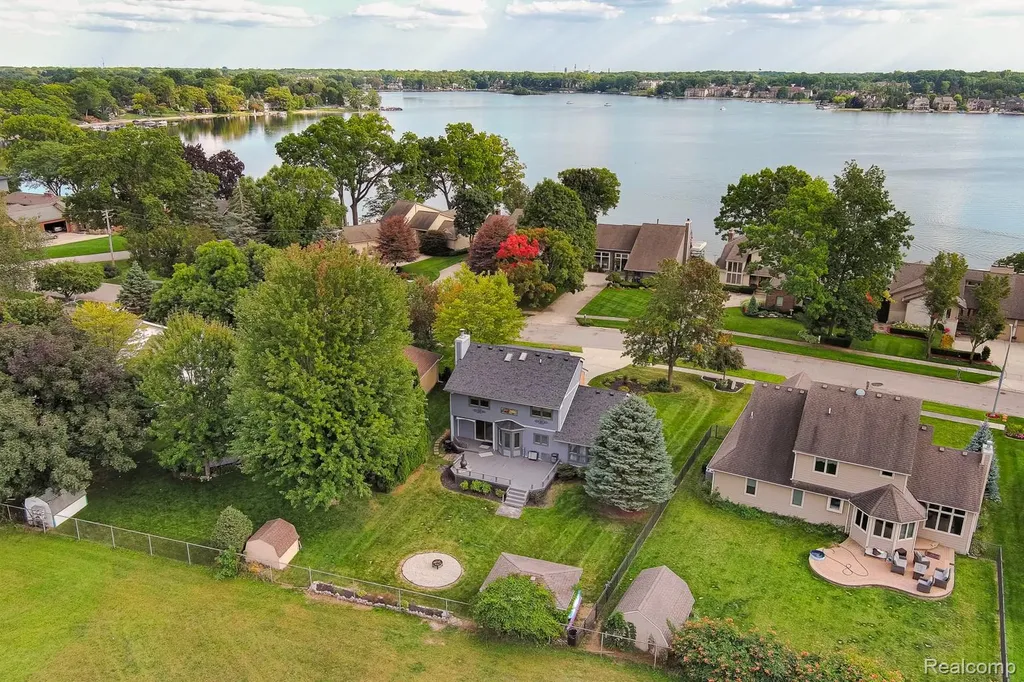 3151 Loon Lake Shores Road Waterford Charter Township MI 48329
