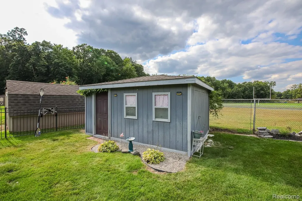 3151 Loon Lake Shores Road Waterford Charter Township MI 48329