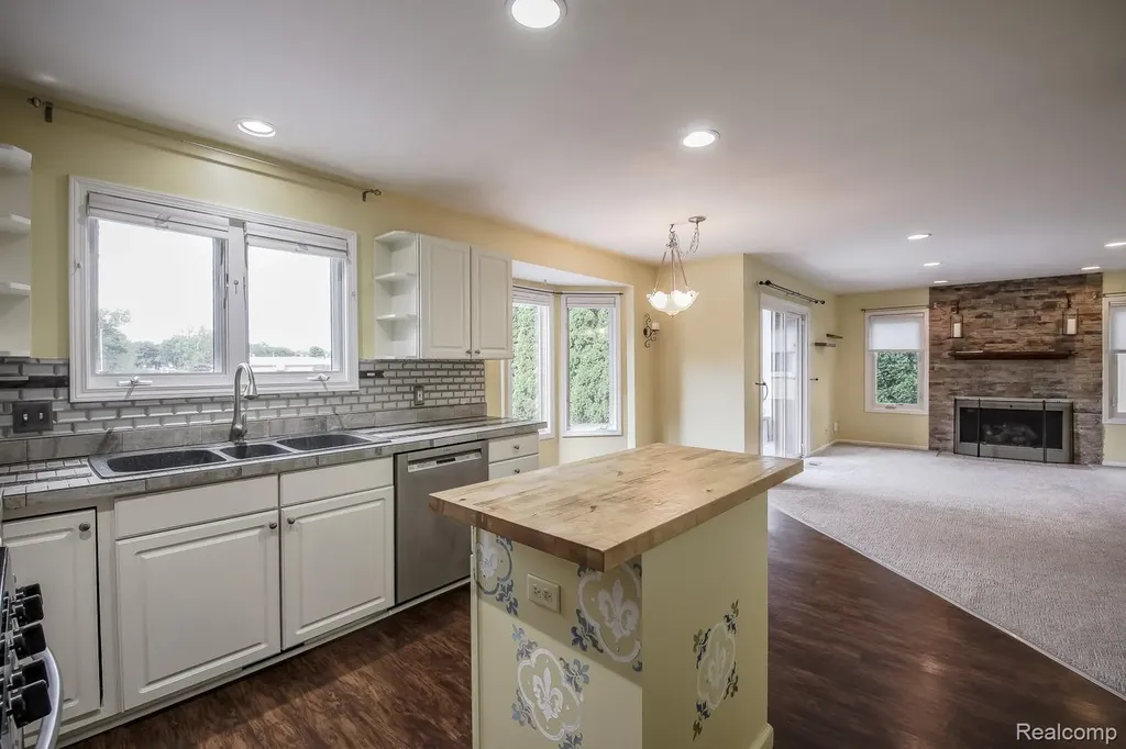 3151 Loon Lake Shores Road Waterford Charter Township MI 48329