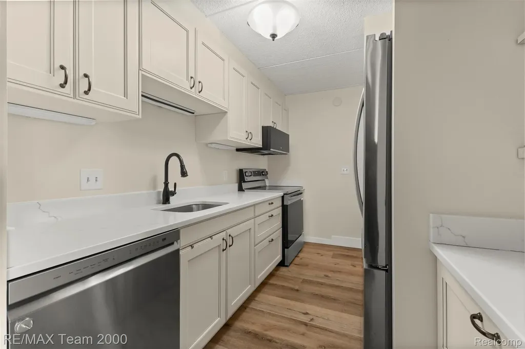21800 Morley Avenue Dearborn City MI 48124