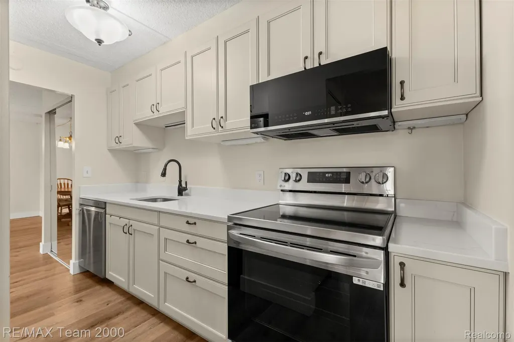 21800 Morley Avenue Dearborn City MI 48124