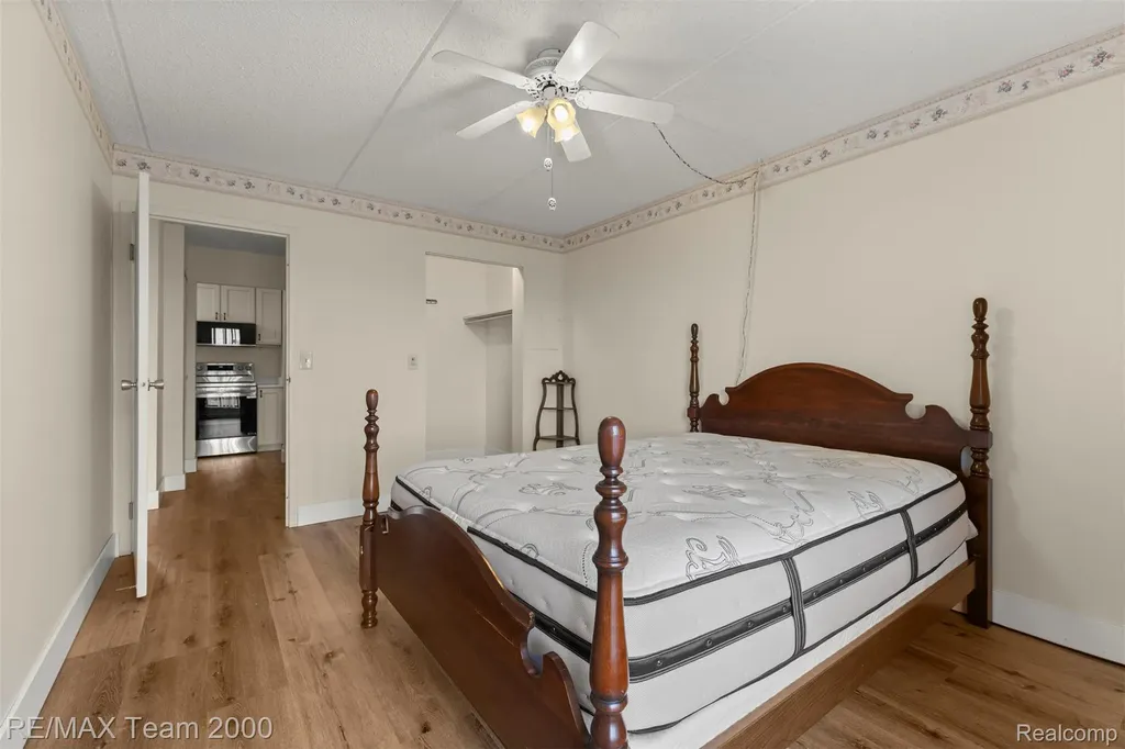 21800 Morley Avenue Dearborn City MI 48124