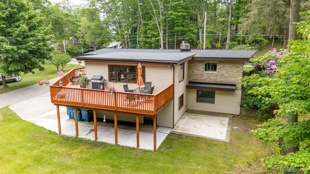 199 Grand Avenue Grand Haven City MI 49417