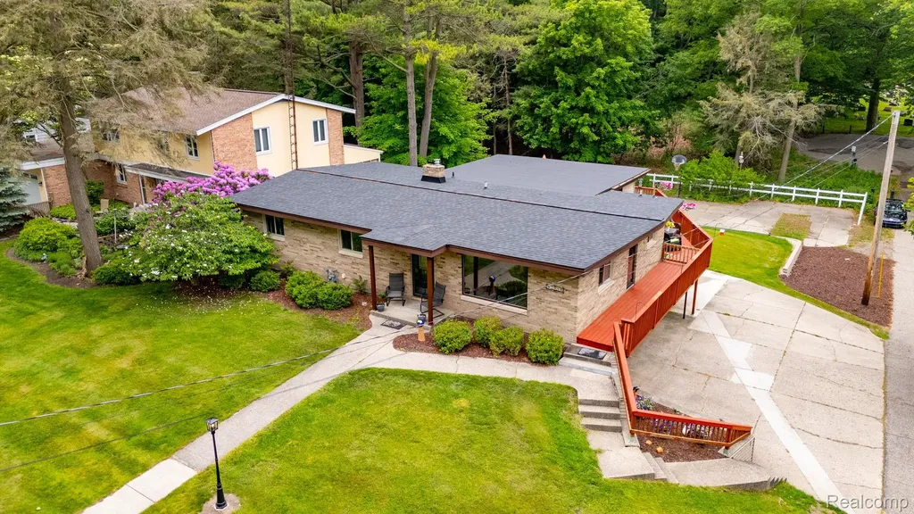 199 Grand Avenue Grand Haven City MI 49417