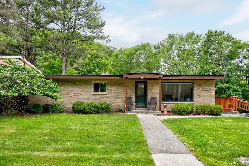 199 Grand Avenue Grand Haven City MI 49417