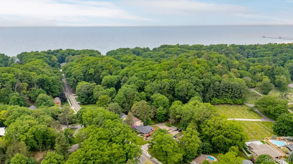199 Grand Avenue Grand Haven City MI 49417