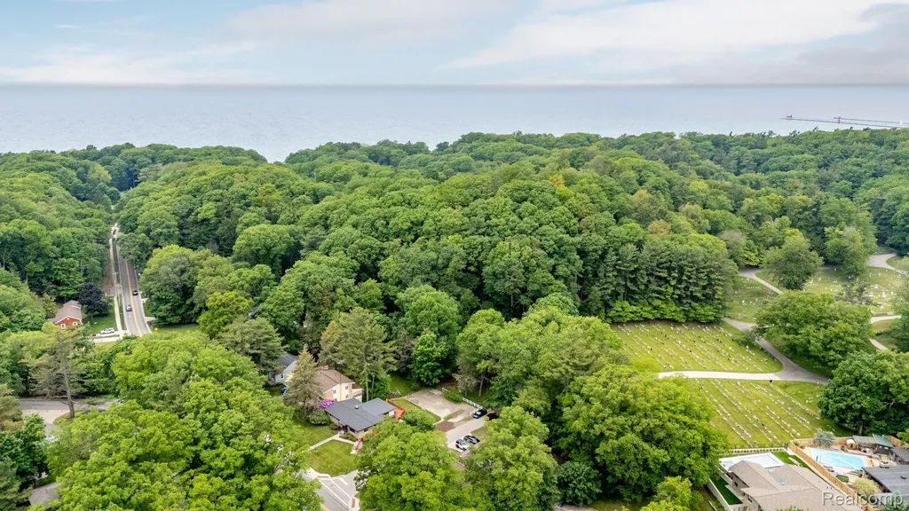 199 Grand Avenue Grand Haven City MI 49417
