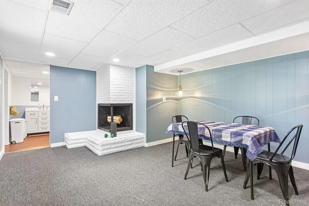 199 Grand Avenue Grand Haven City MI 49417