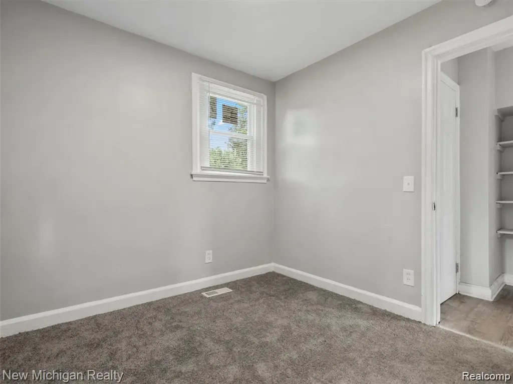 20805 S Chrysler Drive Hazel Park City MI 48030