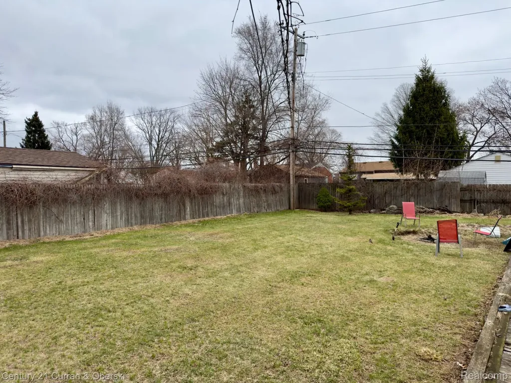 8320 Robindale Avenue Dearborn Heights City MI 48127