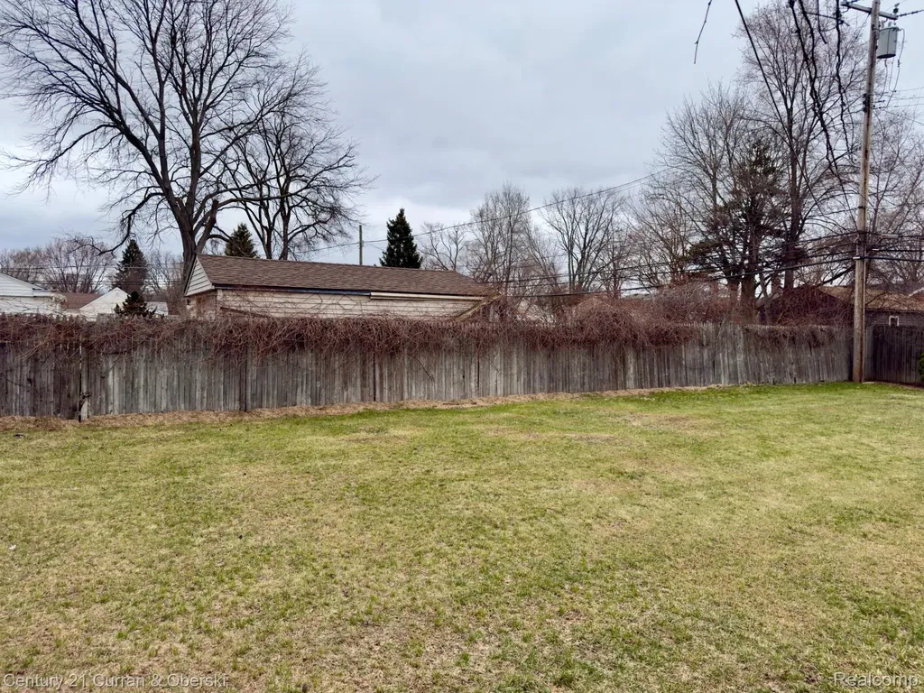 8320 Robindale Avenue Dearborn Heights City MI 48127
