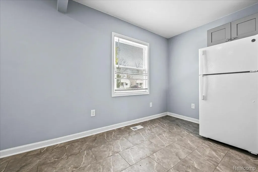 1917 Keppen Boulevard Lincoln Park City MI 48146