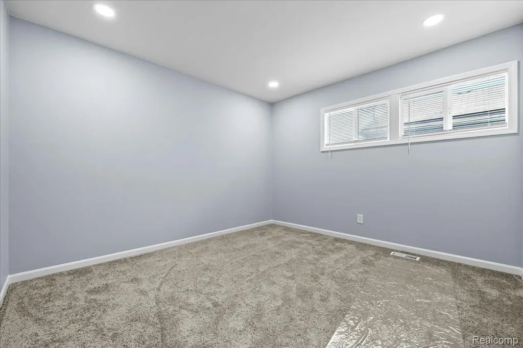 1917 Keppen Boulevard Lincoln Park City MI 48146