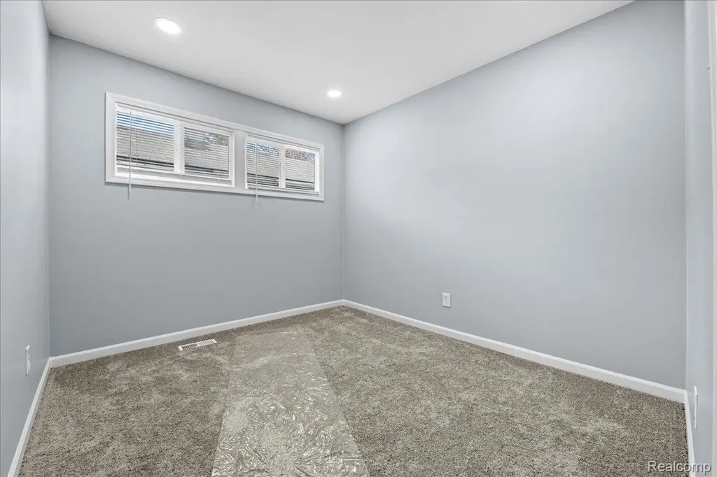 1917 Keppen Boulevard Lincoln Park City MI 48146