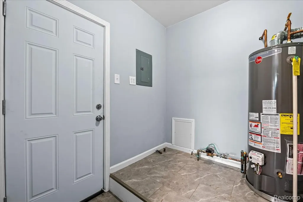 1917 Keppen Boulevard Lincoln Park City MI 48146