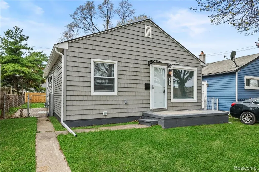 1917 Keppen Boulevard Lincoln Park City MI 48146