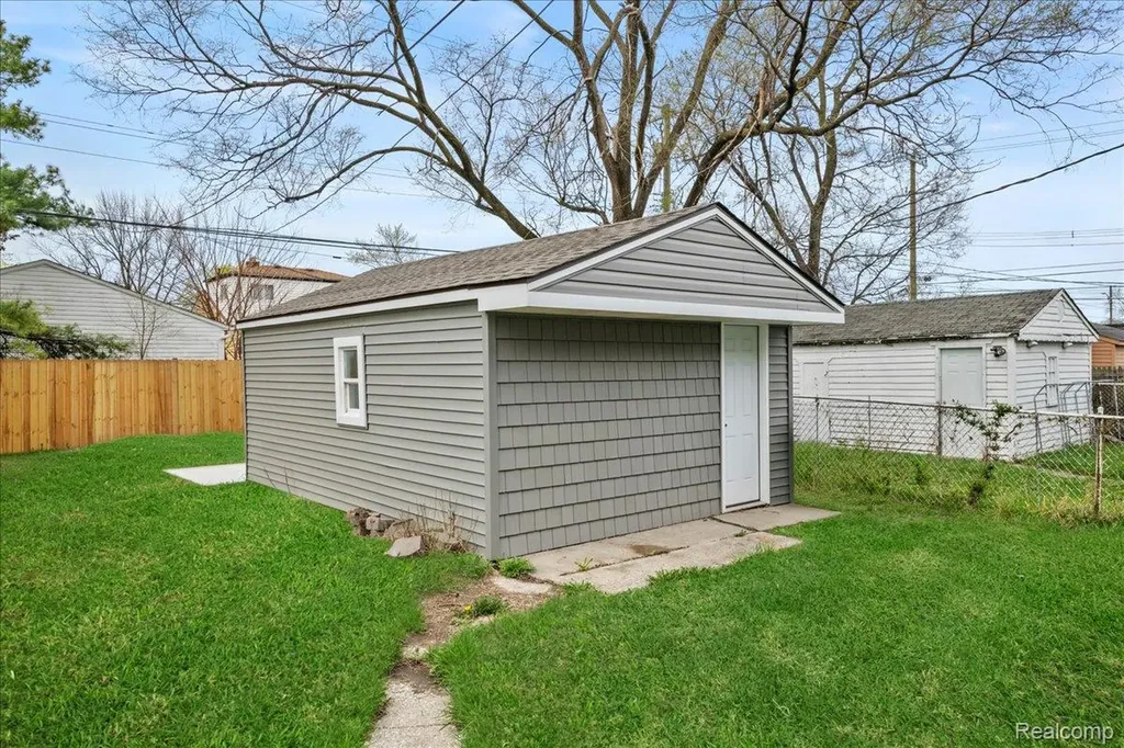 1917 Keppen Boulevard Lincoln Park City MI 48146