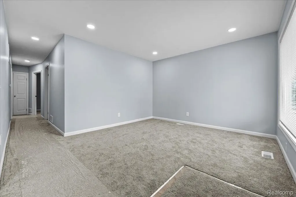 1917 Keppen Boulevard Lincoln Park City MI 48146
