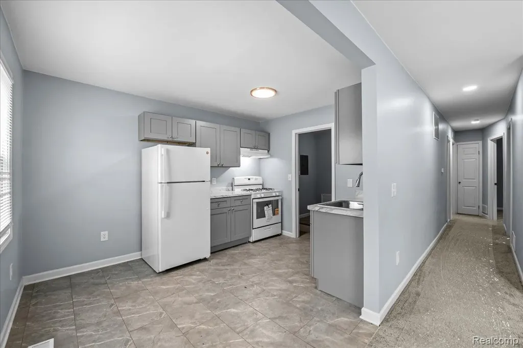 1917 Keppen Boulevard Lincoln Park City MI 48146