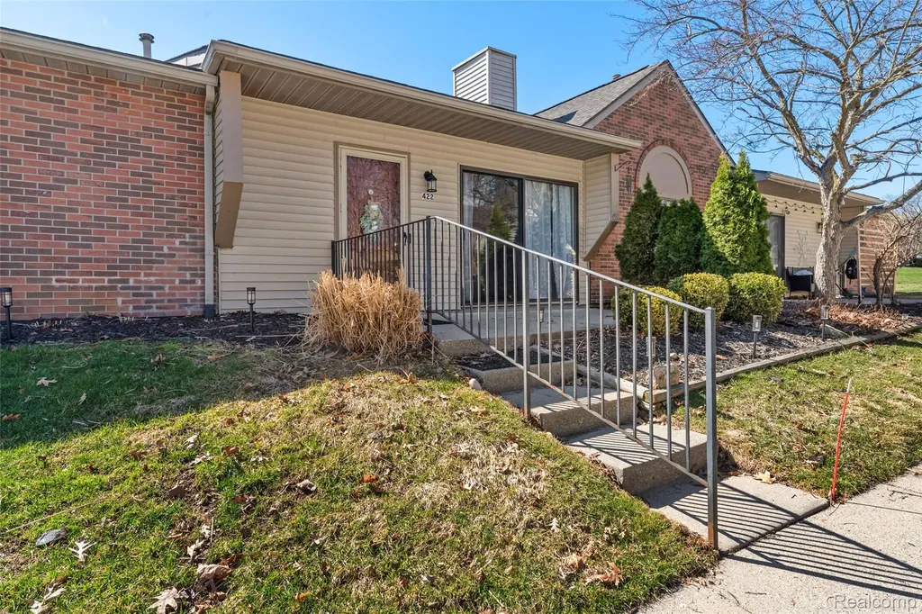 422 Water Tower Circle Brighton City MI 48116