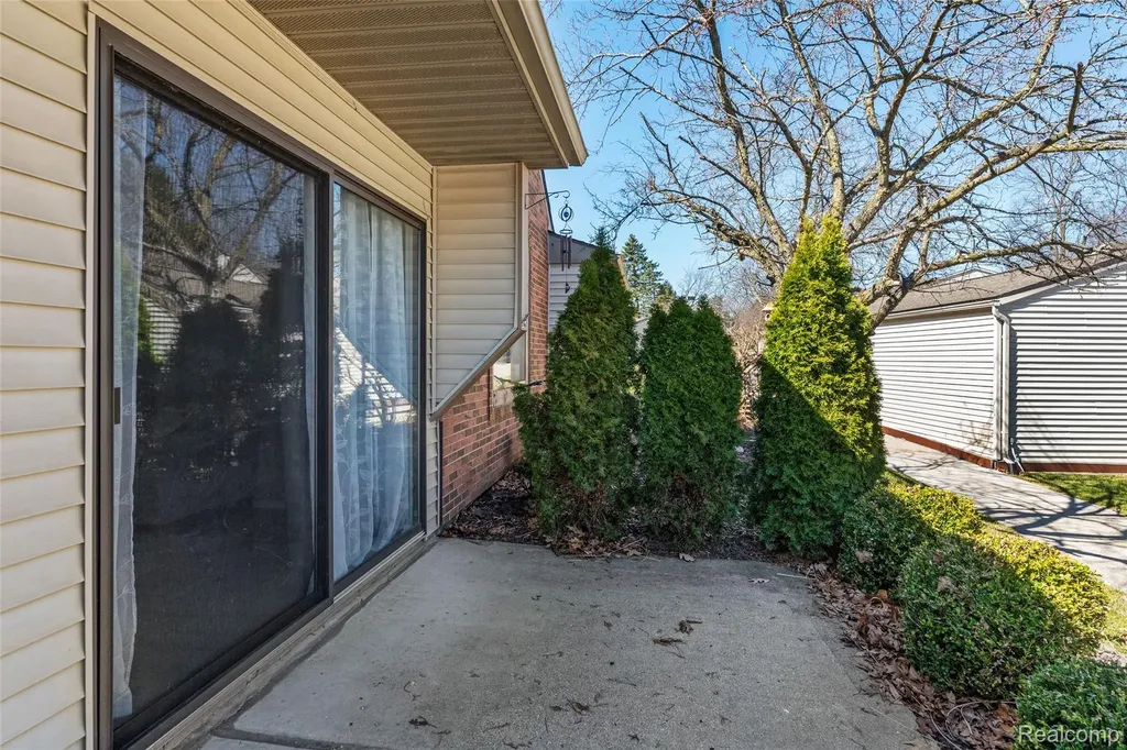 422 Water Tower Circle Brighton City MI 48116
