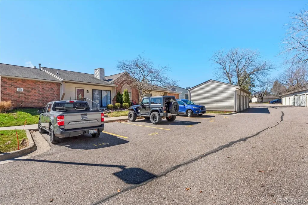 422 Water Tower Circle Brighton City MI 48116