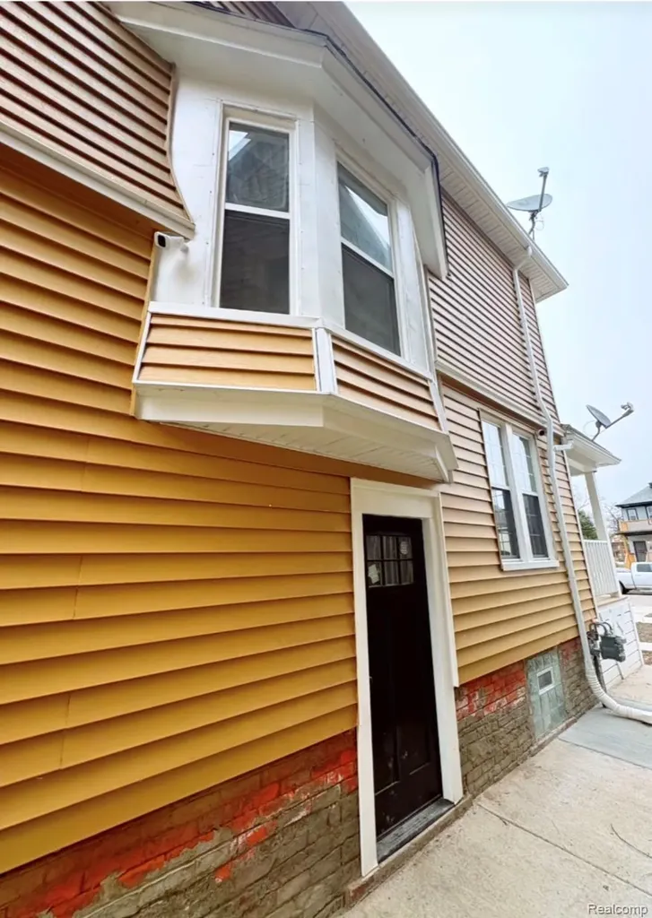 2235 Harding Street Detroit City MI 48214