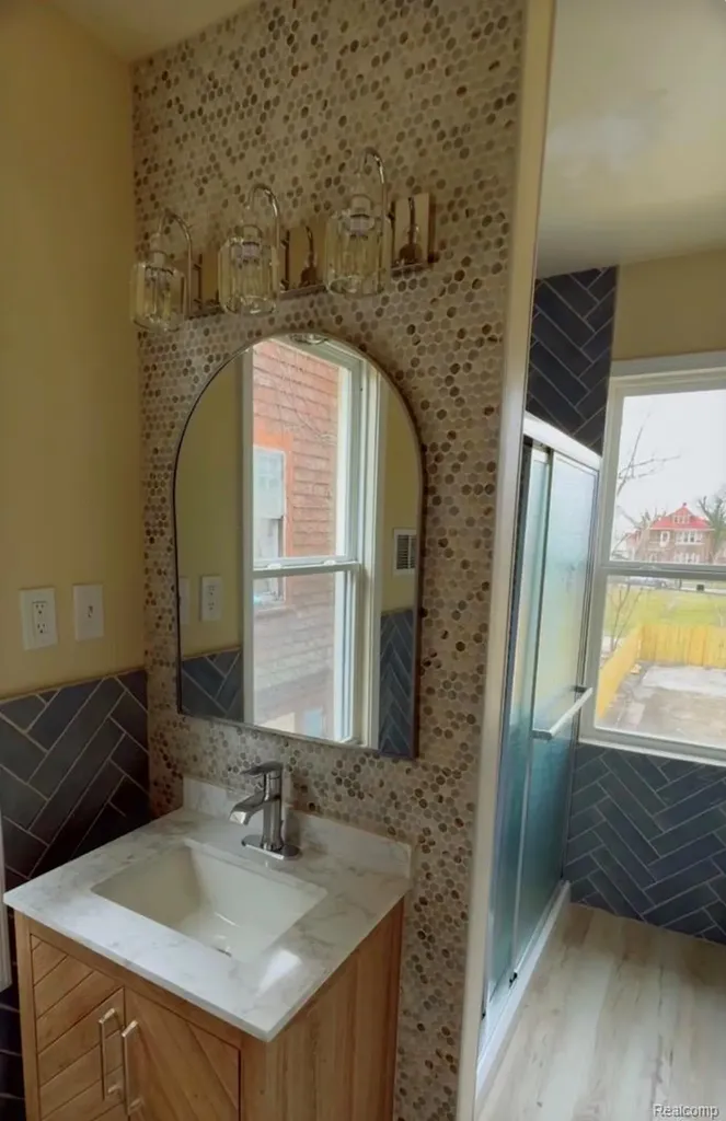 2235 Harding Street Detroit City MI 48214