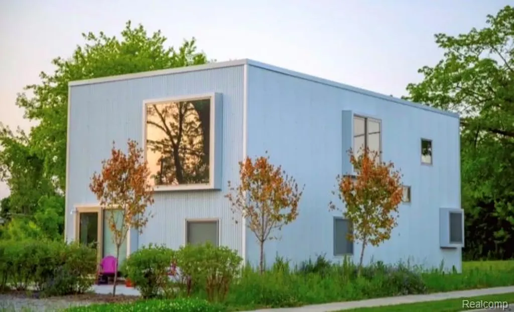 2235 Harding Street Detroit City MI 48214