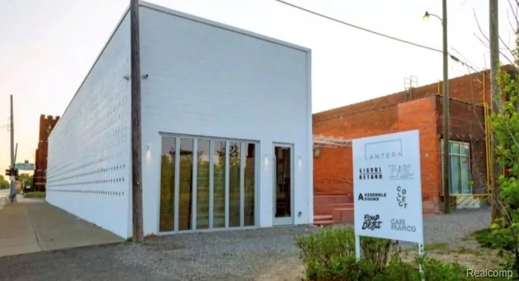 2235 Harding Street Detroit City MI 48214
