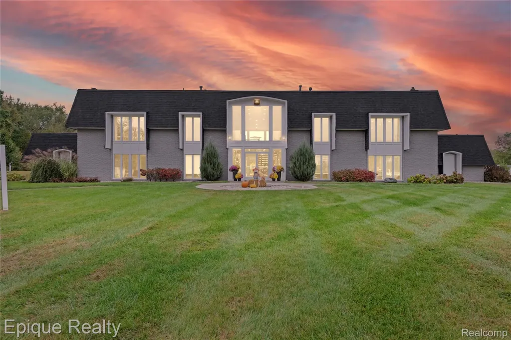 83 Elm Avenue Highland Charter Township MI 48357