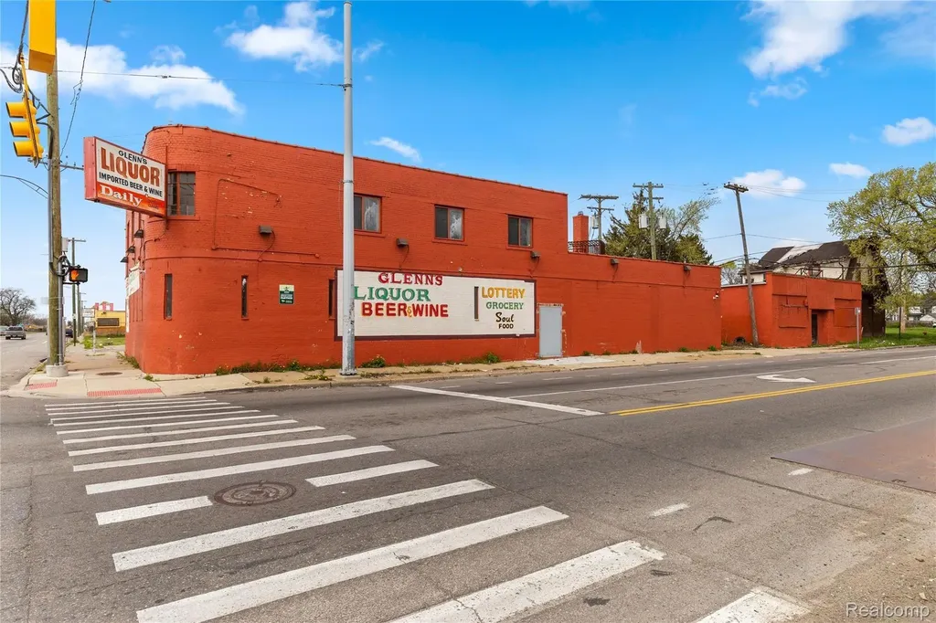 10000 W Chicago Street Detroit City MI 48204