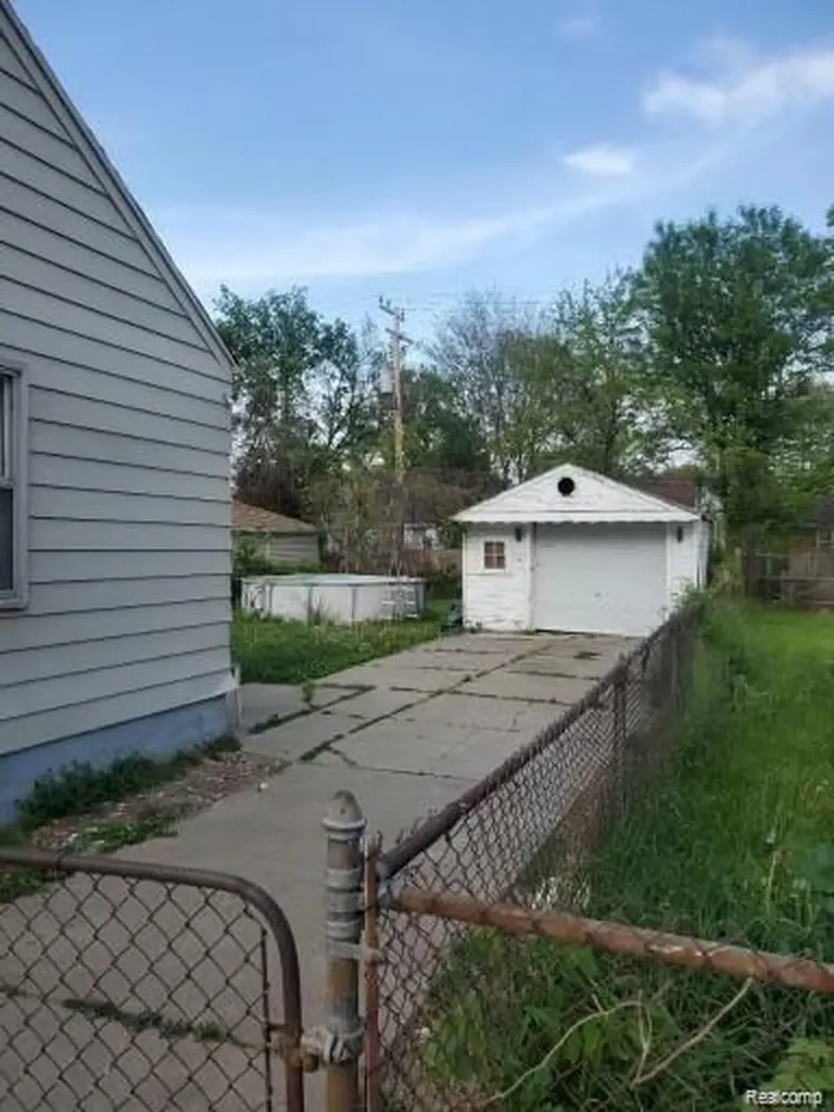7762 Rosemont Avenue Detroit City MI 48228