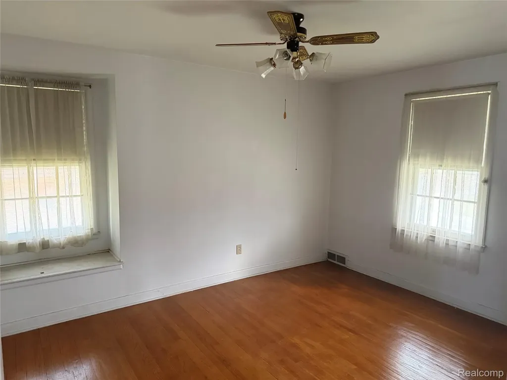 16001 Collingham Drive Detroit City MI 48205