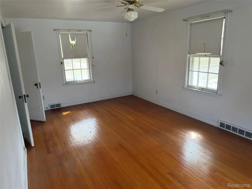 16001 Collingham Drive Detroit City MI 48205