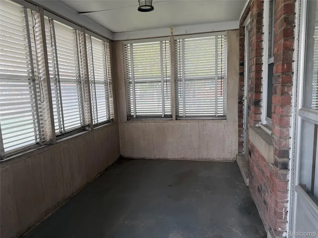 16001 Collingham Drive Detroit City MI 48205
