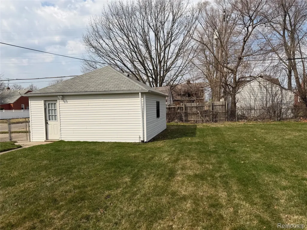 16001 Collingham Drive Detroit City MI 48205