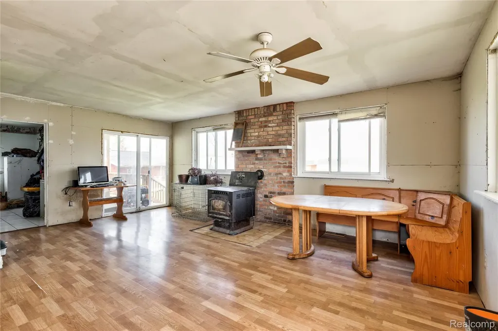 301 E Fremont Road Speaker Township MI 48454