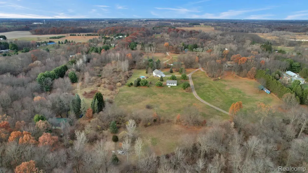 1068 Crocus Trail Dansville Village MI 48819