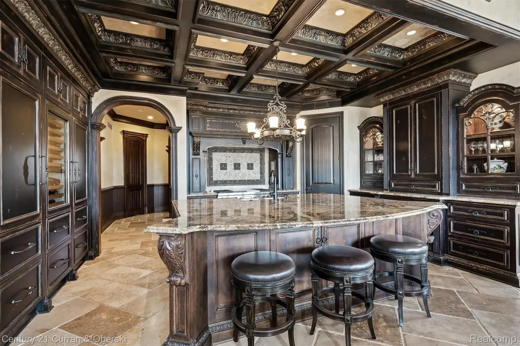 18939 Bella Vista Court Northville City MI 48168