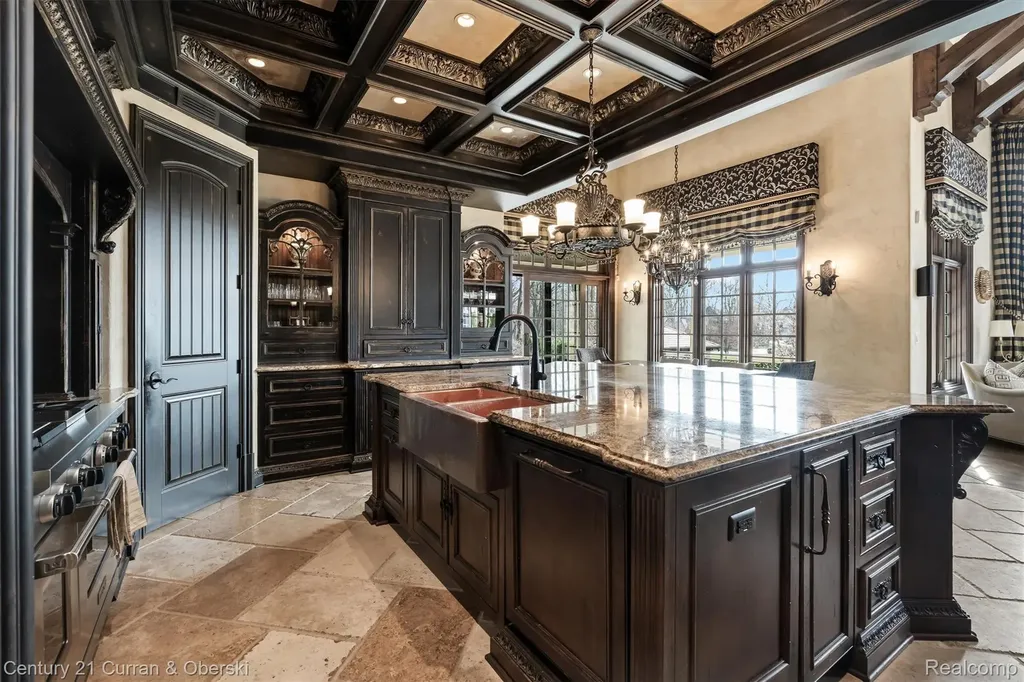 18939 Bella Vista Court Northville City MI 48168