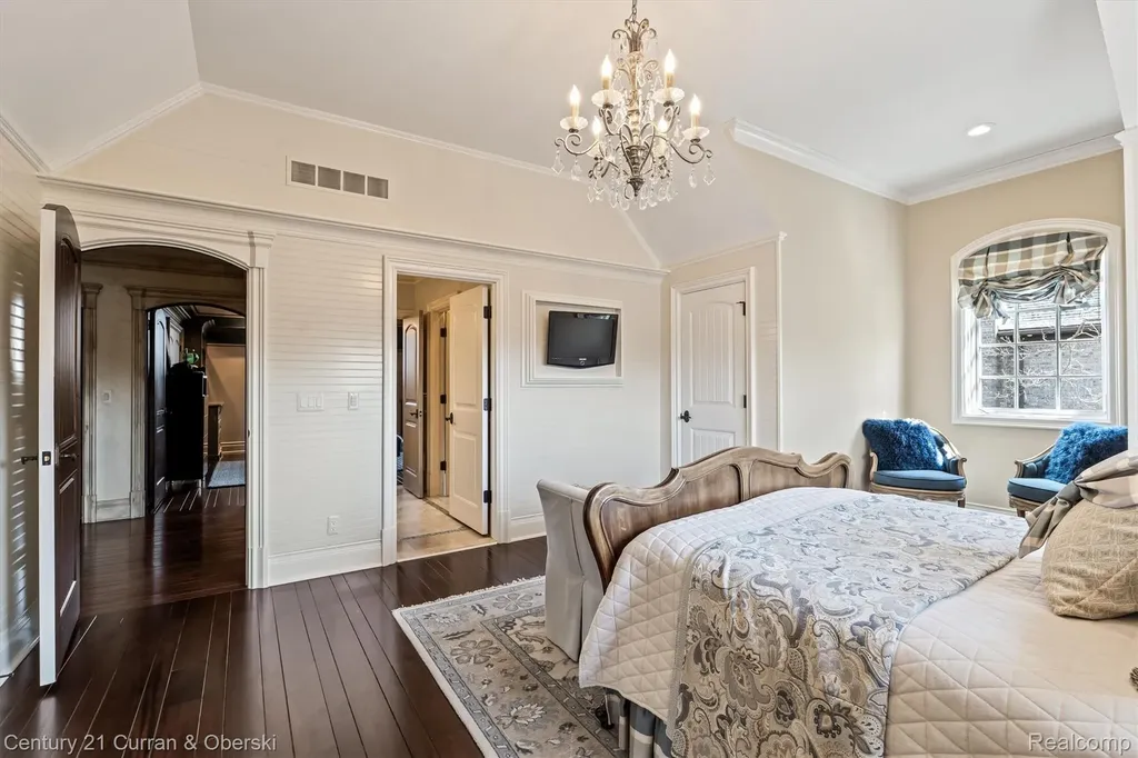 18939 Bella Vista Court Northville City MI 48168